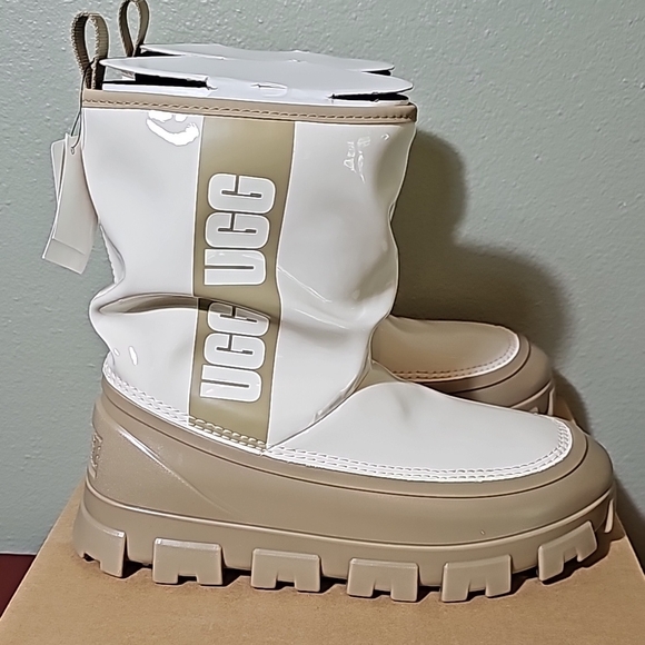 UGG Brellah Mini Cream and Tan Boots - Picture 3 of 6